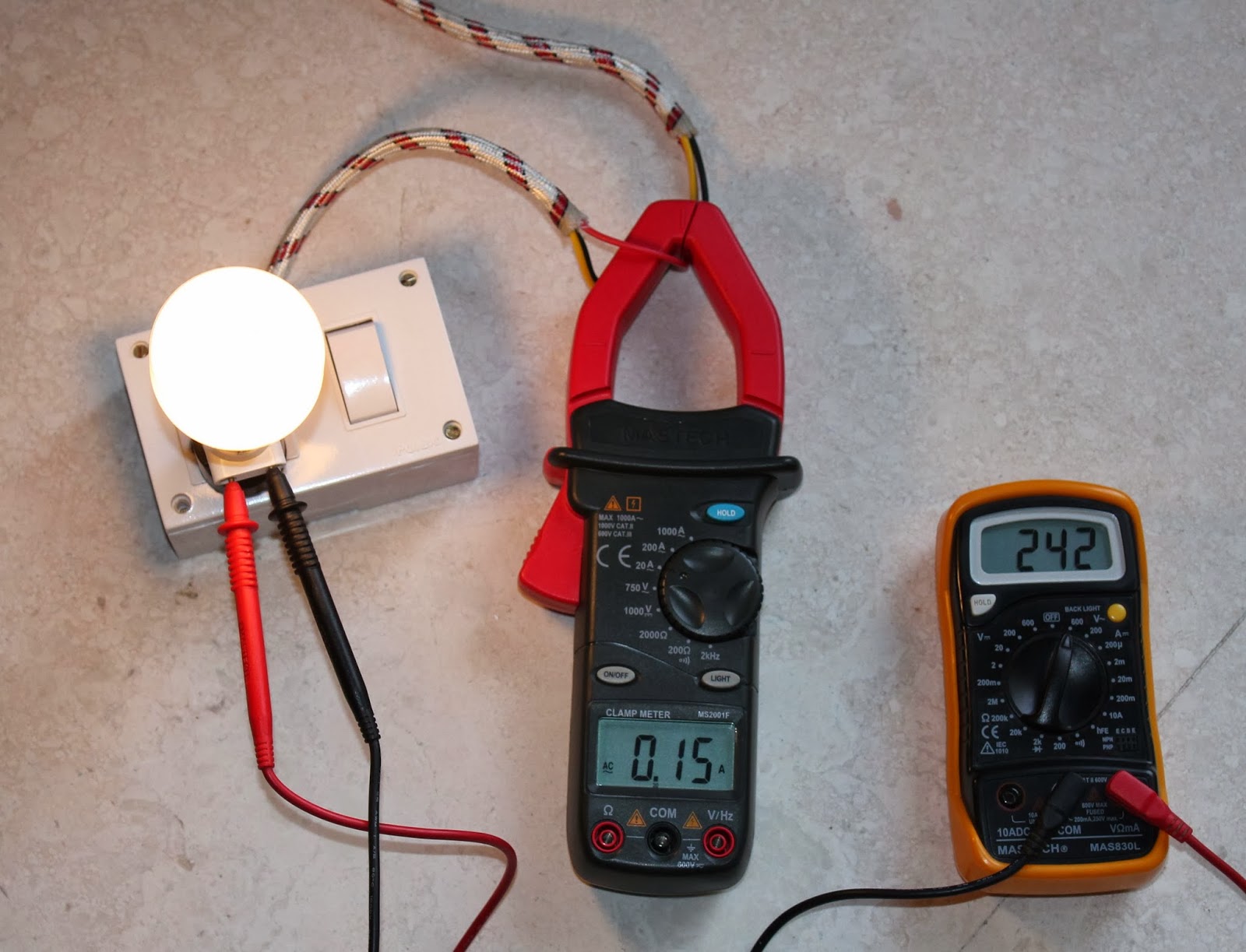 Measuring the hot resistance and cold resistance of Incandescent Bulbs