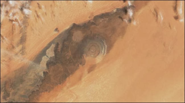 Misteri Mata Biru Di Gurun Sahara