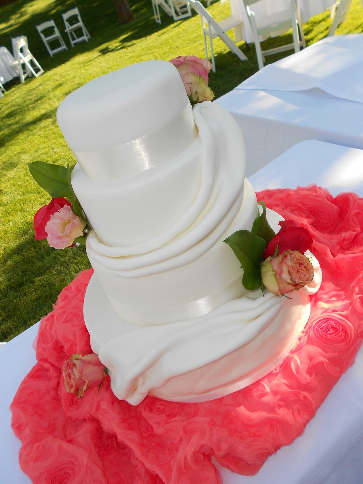 cake it on Elegant Fondant Swags