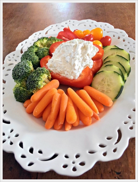 Jam Hands Dilly Dip + Vegetable Tray