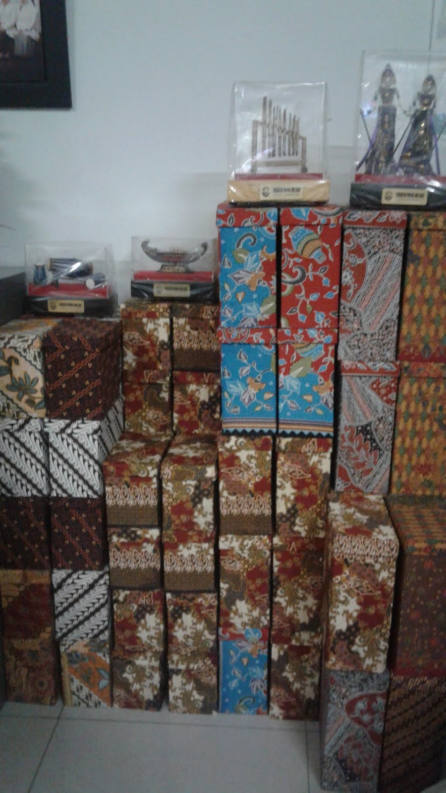 Jual Souvenir Box Batik akrilik