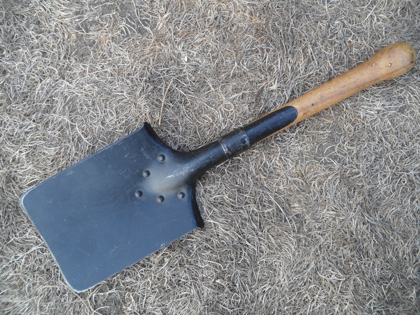Four Bees Schweizer Klappspaten, Swiss Entrenching Tool Spade