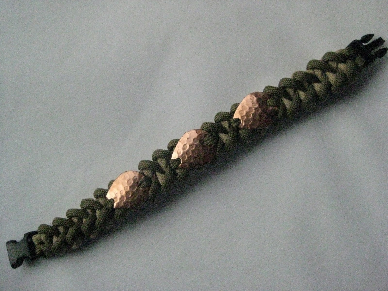 Paracord 101 Lure Spinner Charm Paracord Bracelet