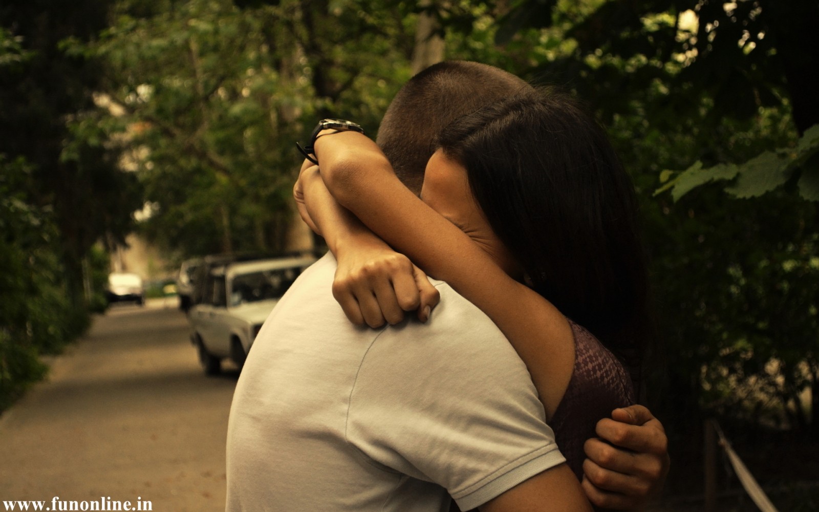 http://4.bp.blogspot.com/-uUL0lxl3-mQ/UA9BD3OU02I/AAAAAAAAIAE/fGGNe_07svM/s1600/cute%20romantic%20couples%20in%20love%20kissing%20huuging%20wallpapers%20(9).jpg