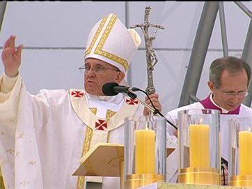 Papa encerra jornada conclamado jovem a evangelizar; em 2016 JMJ será na Polônia