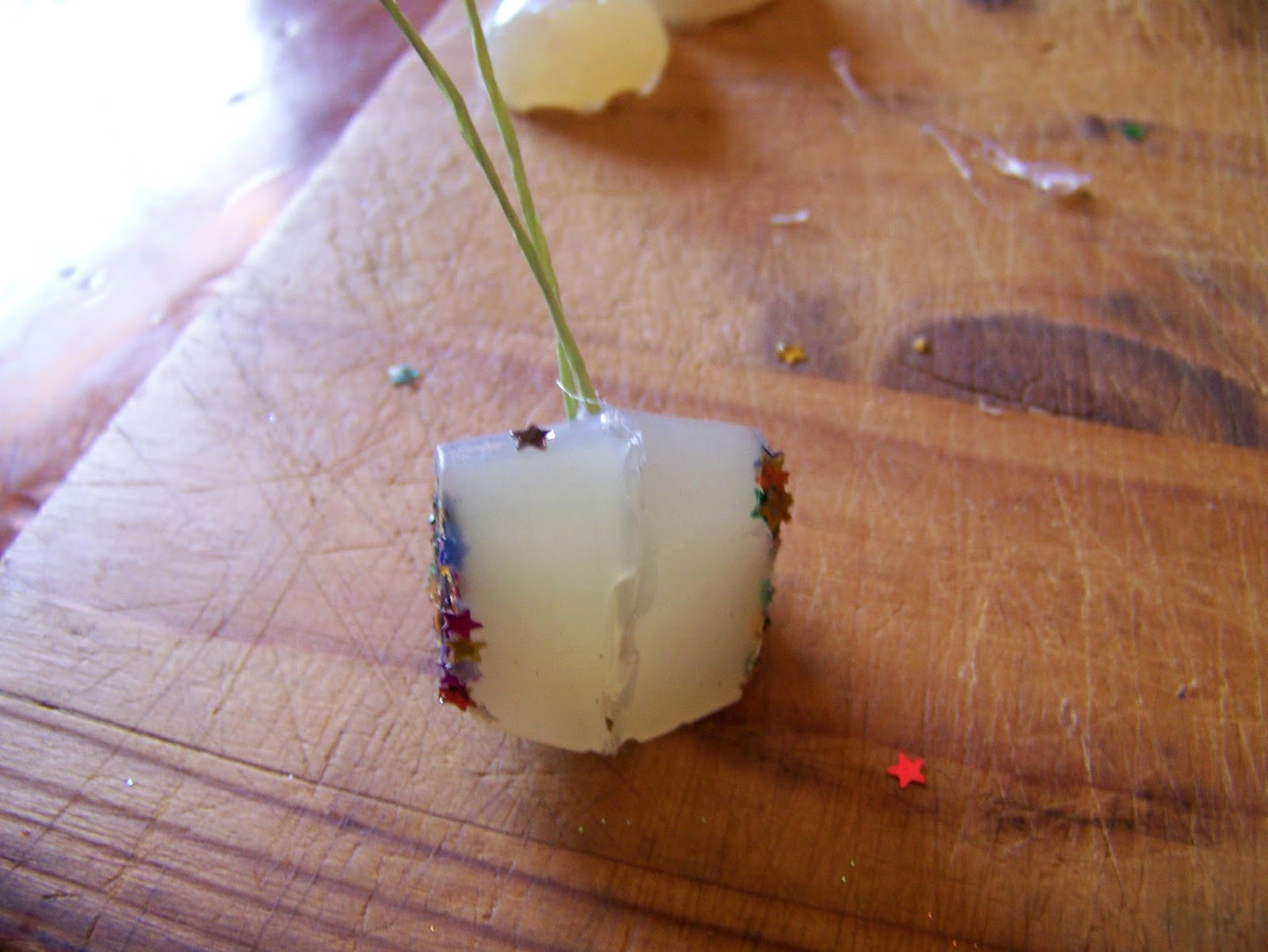 A Pretty Talent Blog Making Christmas Decorations from Hot Glue
