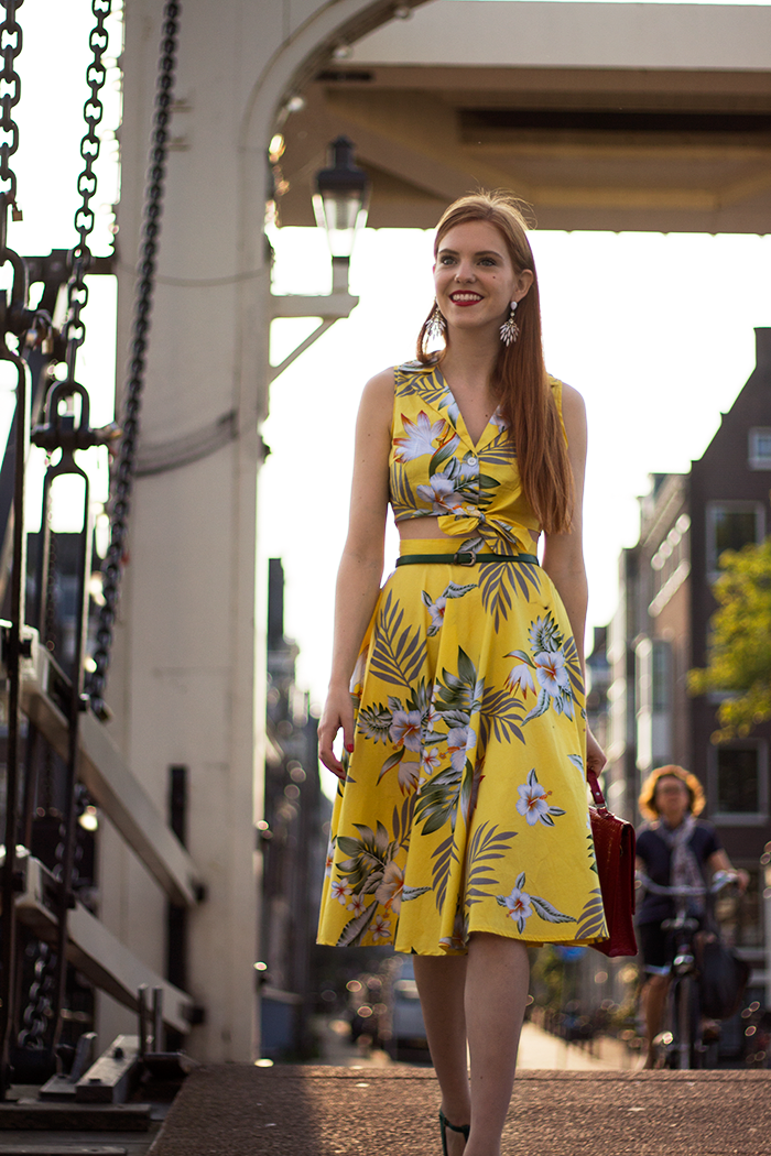 Blogger outfit on an Amsterdam bridge