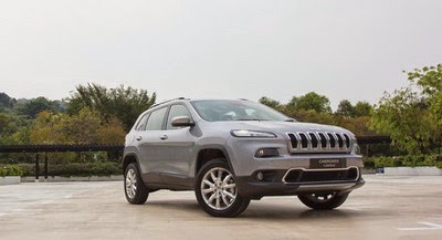 Jeep Cherokee Limited 2.4 Jeep Cherokee Limited 2.4 Masuk Indonesia