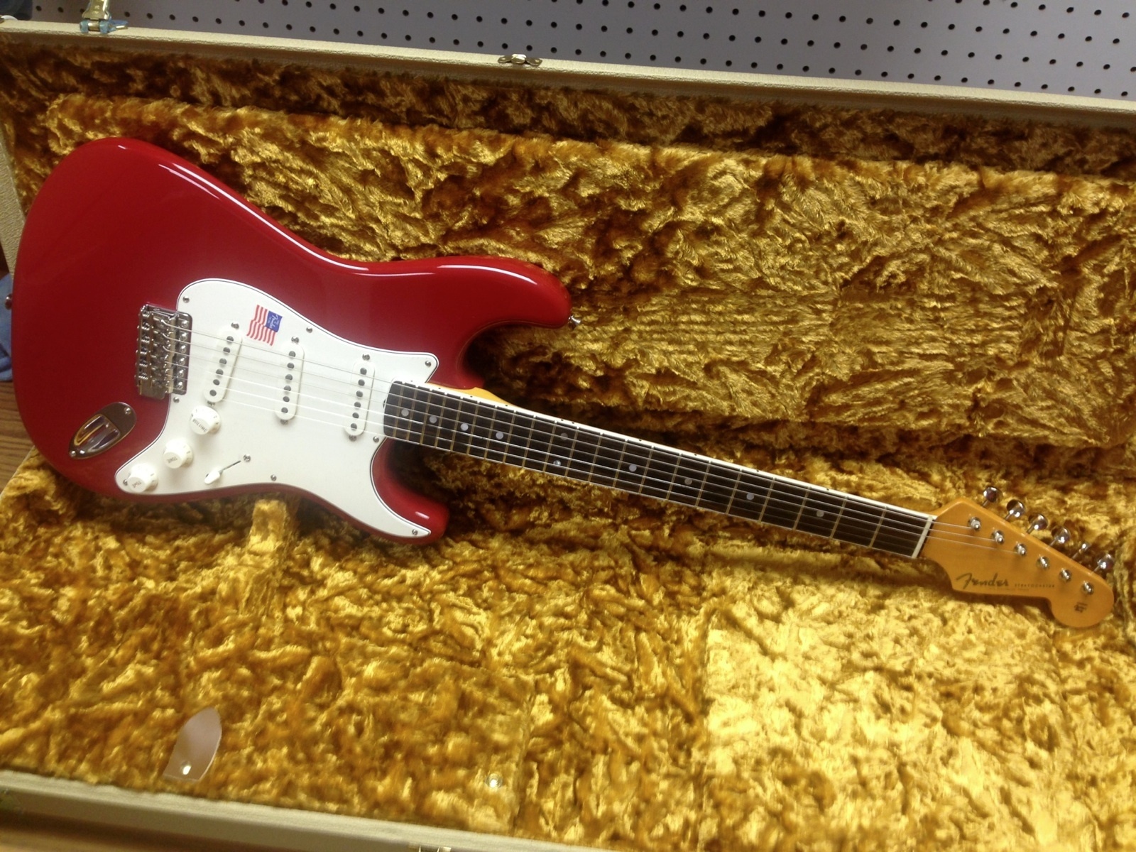 Fender EJ Dakota Red, Rosewood Bound Friday Strat 304 Stratocaster