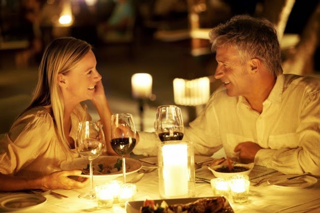 Candle lite Dinner to Make Romantic Moment Candle lite Dinner to Make Romantic Moment