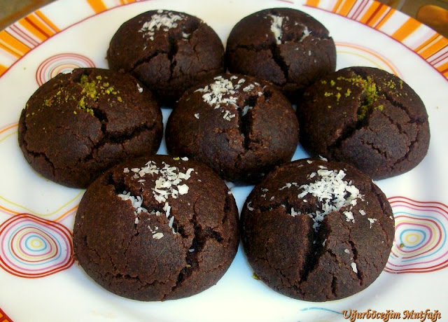 KAKAOLU ISLAK KURABİYE (ŞERBETLİ KURABİYEBROWNİ KURABİYE