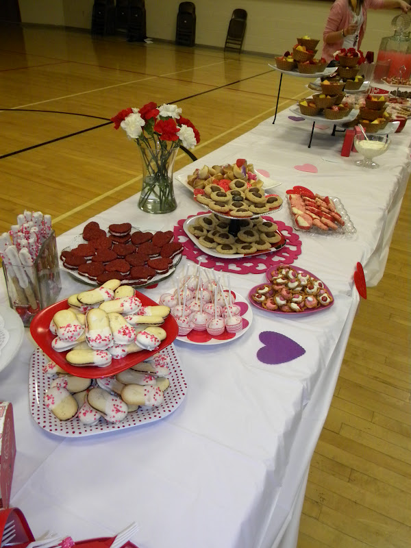 Go Ahead & Craft: Valentine Dessert table