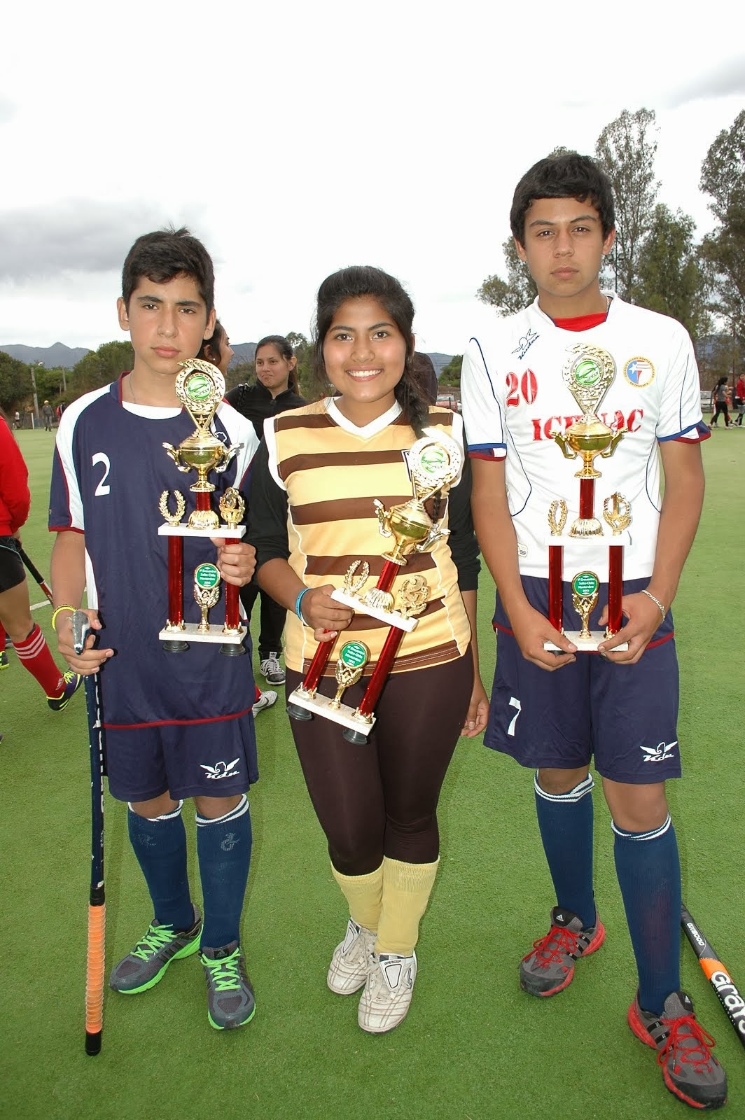 GAMADIEL, MICA Y JORGE