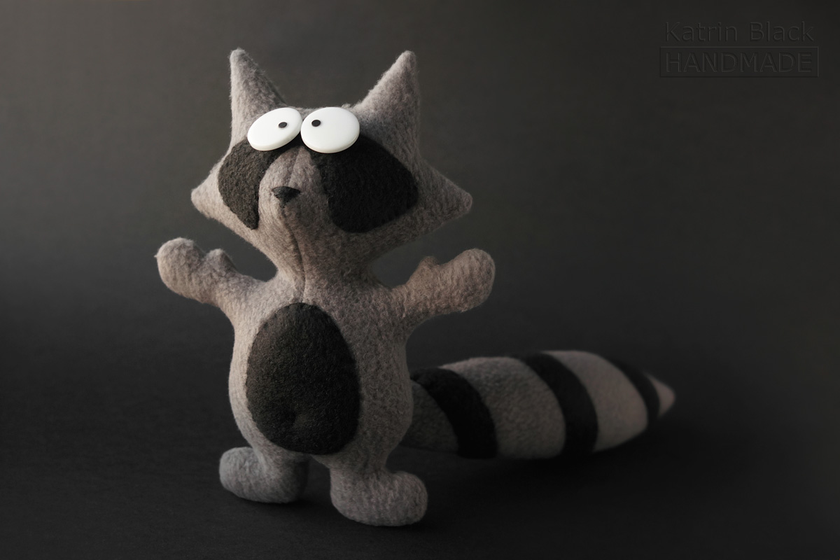 Katrin Black HANDMADE: Один очень фотогеничный енотик :)