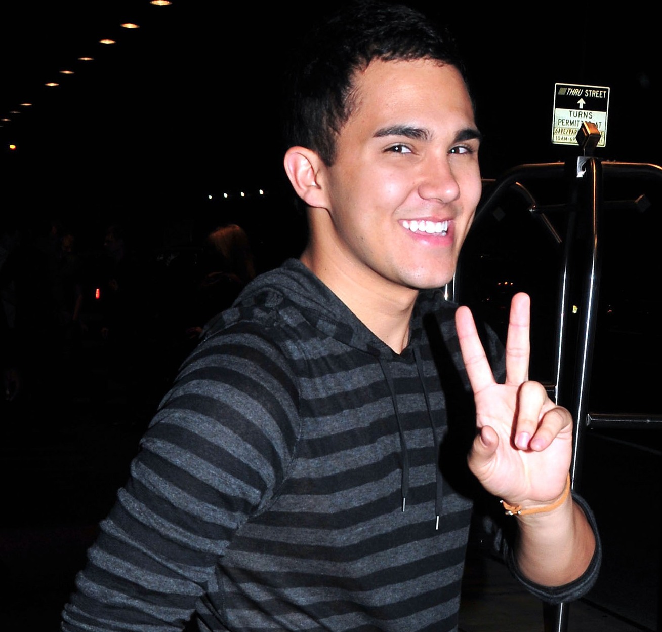http://4.bp.blogspot.com/-uZDsVStH41A/ToS4l6bmcfI/AAAAAAAAAbg/rh7txrSjJg4/s1600/Big%20Time%20Rush%20Carlos%20Pena%201.jpg