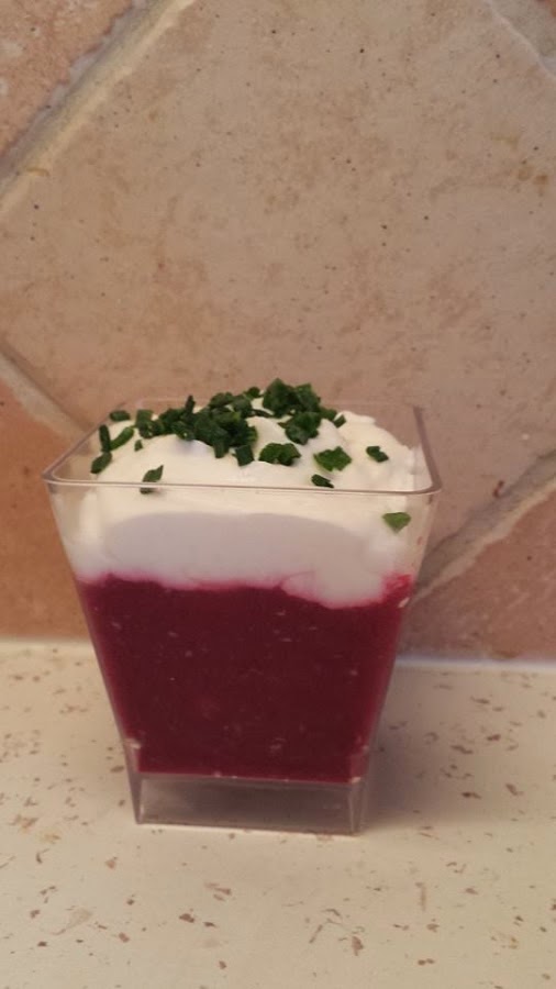 Ma p'tite tambouille pour bien man'Gé Verrine à la betterave et mousse
