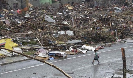 Benarkah Topan Haiyan Disebabkan Senjata Cuaca AS? Topan Haiyan