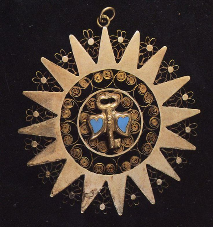 A Traditional Jewellery from Abruzzo: La Presentosa - Life style in