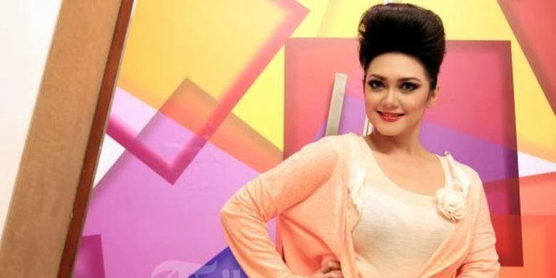 Bella Saphira Bella Saphira Naik Haji atas Undangan Raja Arab Saudi
