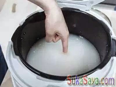 Mengukur Perbandingan Beras dan Air Cara Memasak Nasi