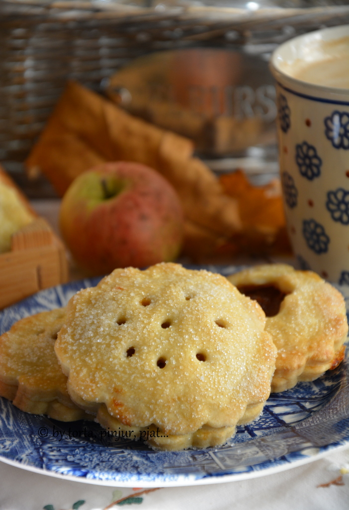 torta, pinjur, pjat... Pocket Apple pie