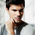 Taylor Lautner perde a toalha em trailer de "Cuckoo"