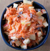 Kaki con chia <img src="Kaki.jpg" alt="trozos de kaki con maca en polvo y semillas de chia">