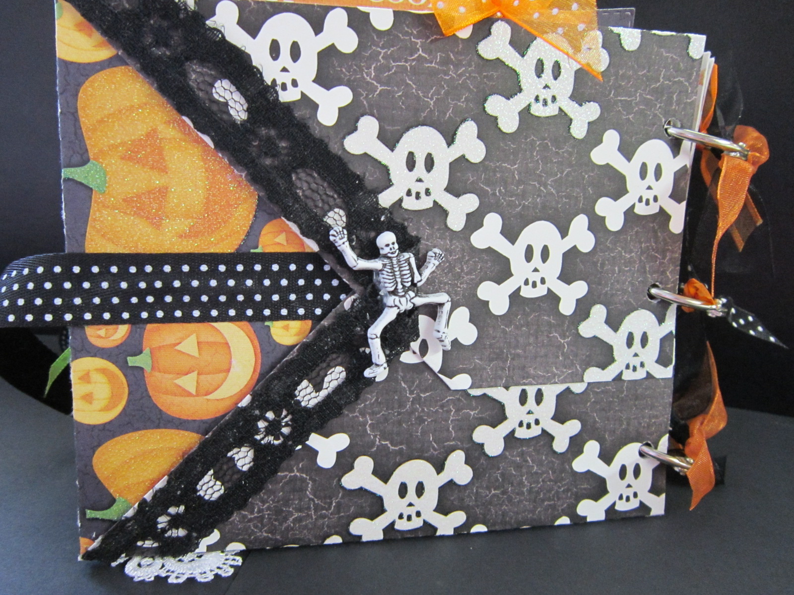 Scrapendipity: Halloween mini book