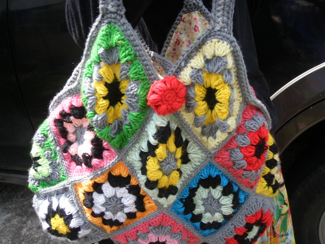 Hook n Needle Creations: Crocheted Granny Square bag