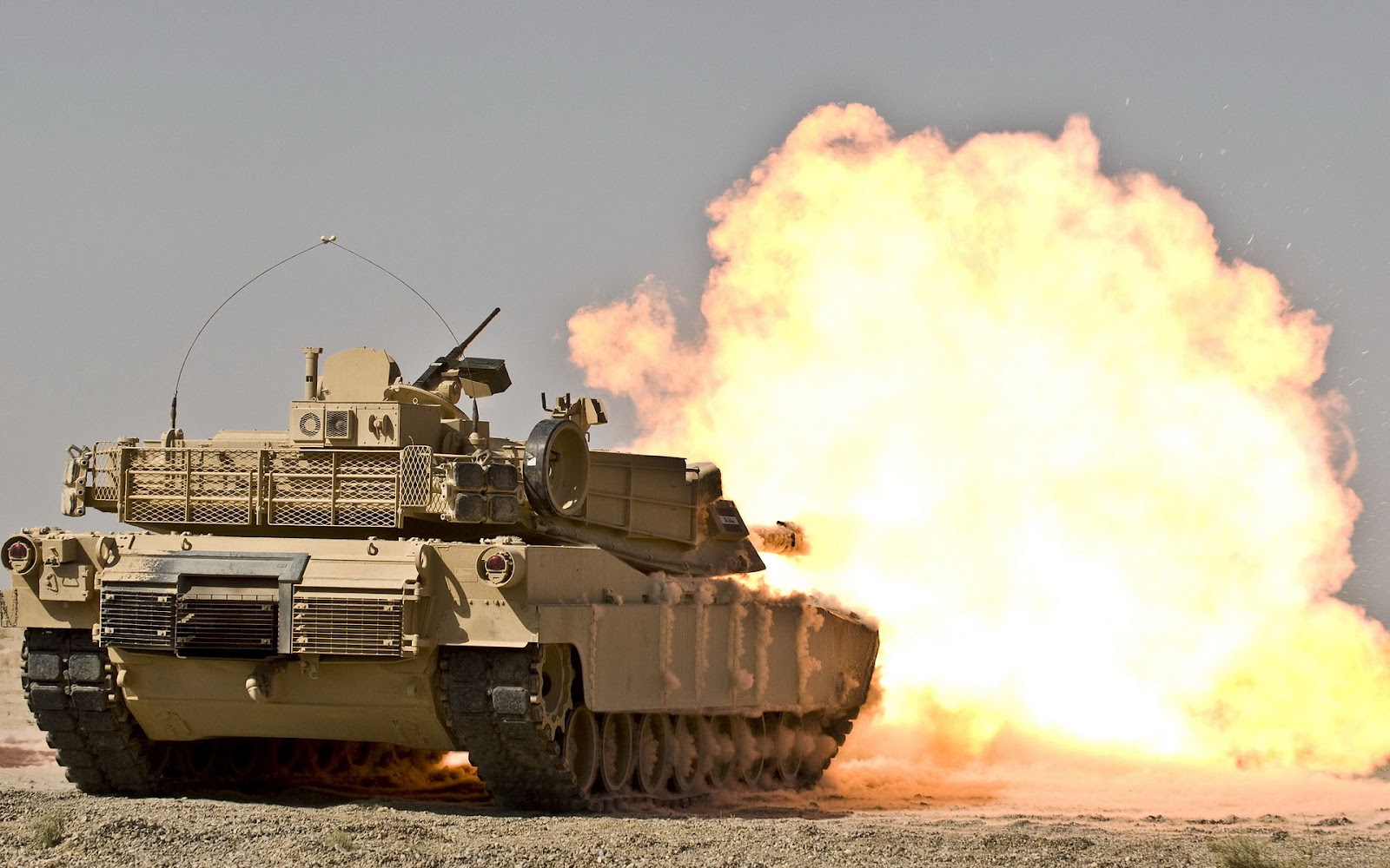 http://4.bp.blogspot.com/-uf3poIHNviQ/UHKrRhgxbXI/AAAAAAAAF3E/d9cwVdc_3NY/s1600/m1-abrams-tank-wallpaper-met-een-scietende-tank.jpg