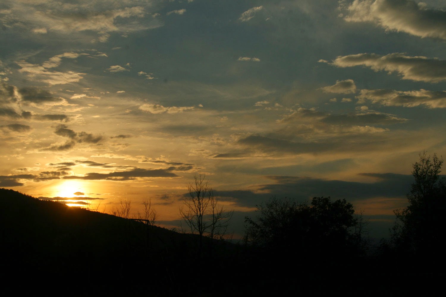 Gorgeous golden sun set Gorgeous golden sun set