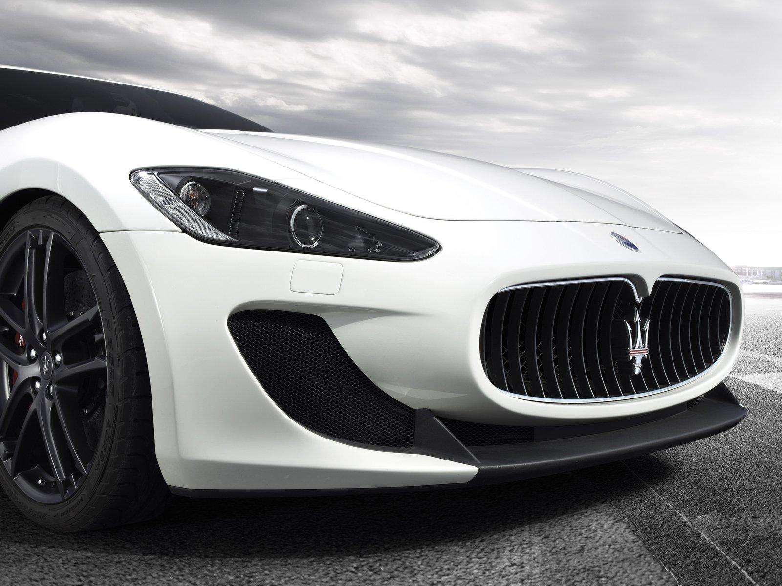 http://4.bp.blogspot.com/-ugAGMIMI2Pk/T_6JOS7FhcI/AAAAAAAAAXg/28aGNATrq8M/s1600/Maserati%20GranTurismo%20MC%20Stradale%202012%201600x1200%20wallpaper%2000.jpg