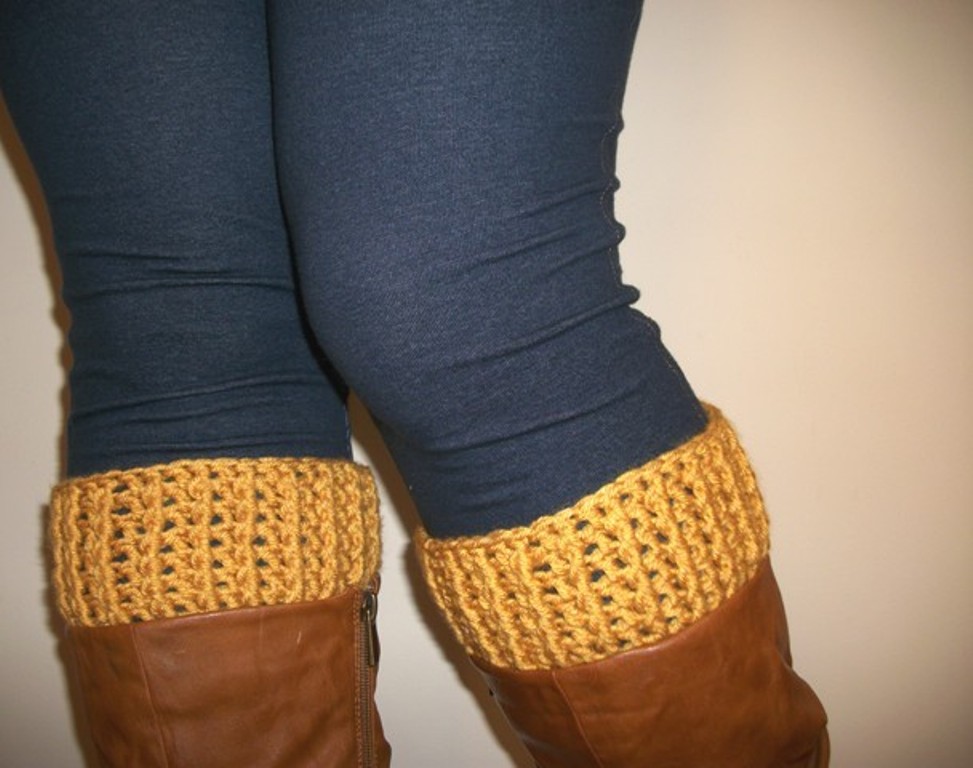 Knots and Loops Boot Cuffs Preview