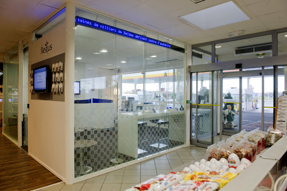 The glass panel and side panel branding gives customers a glimpse of what is on offer 