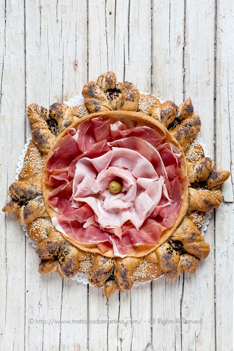 centrotavola di pane turco (katmer)