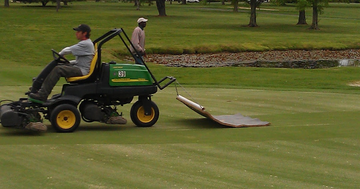 Ocean City Golf Club Maintenance Topdressing Greens and Using the