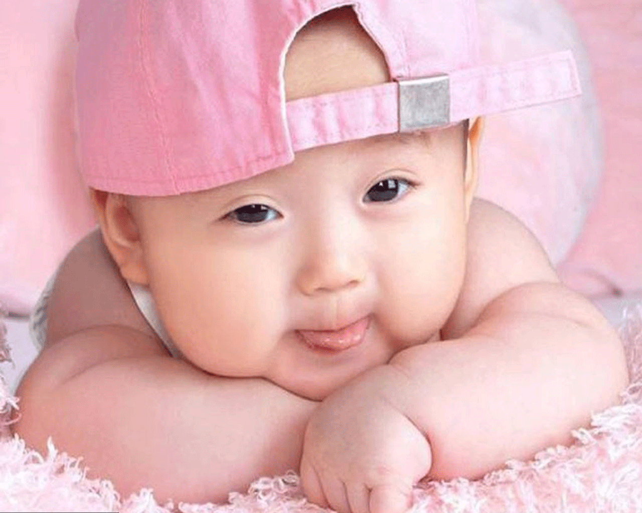 http://4.bp.blogspot.com/-ujL9UPX67-0/TrTm-lObTdI/AAAAAAAACSU/Nq2pdw0ef5c/s1600/Cute%2BBaby%2BHD%2BPicture%2B%2526%2BWallpapers%2BFree%2BDownload%25281%2529.gif