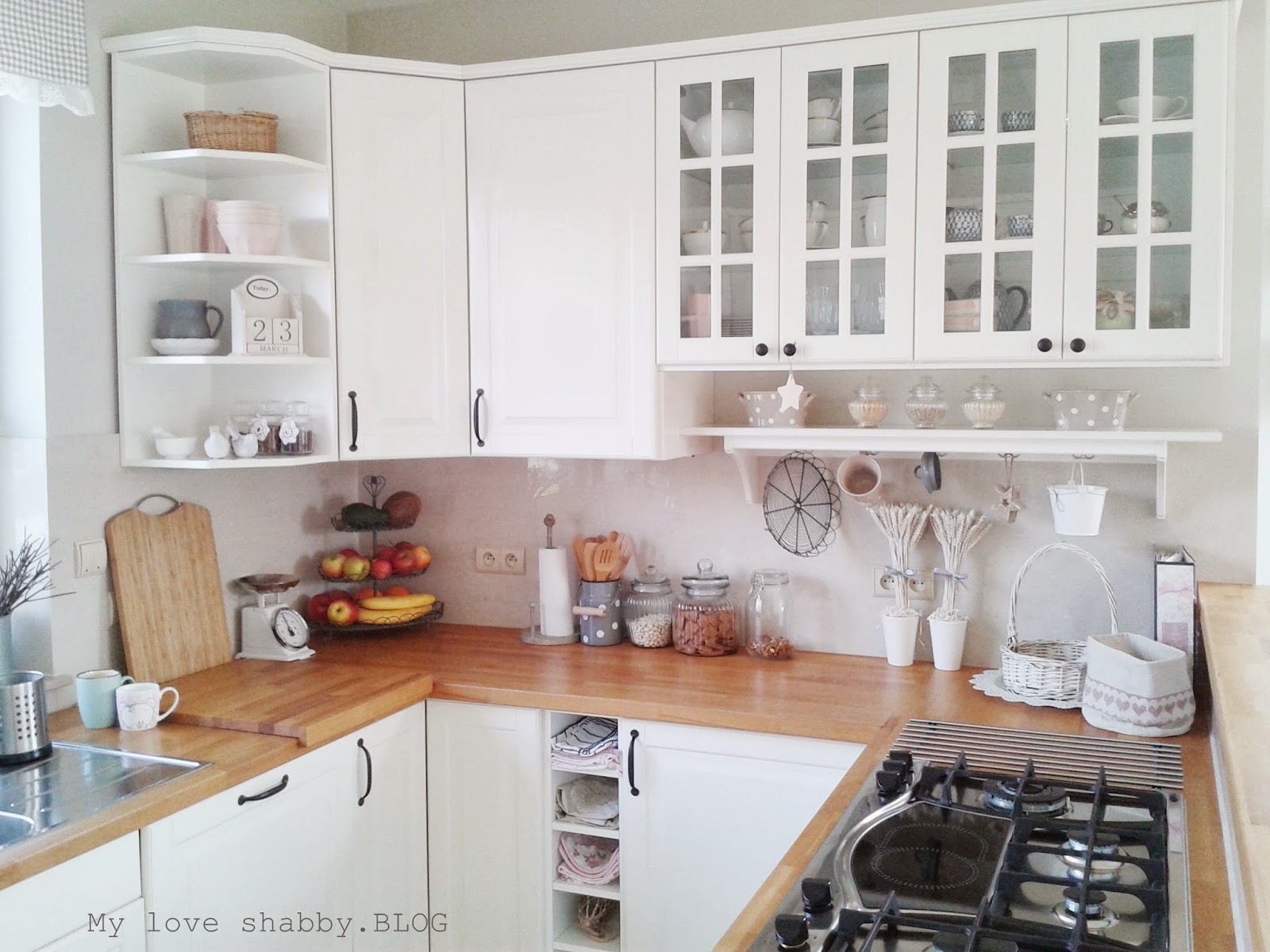 MLS blog blog lifestylowy, wnętrza, inspiracje, DIY Biała kuchnia z drewni -> Waniliowa Kuchnia Z Drewnianym Blatem MLS blog blog lifestylowy, wnętrza, inspiracje, DIY Biała kuchnia z drewni -> Waniliowa Kuchnia Z Drewnianym Blatem