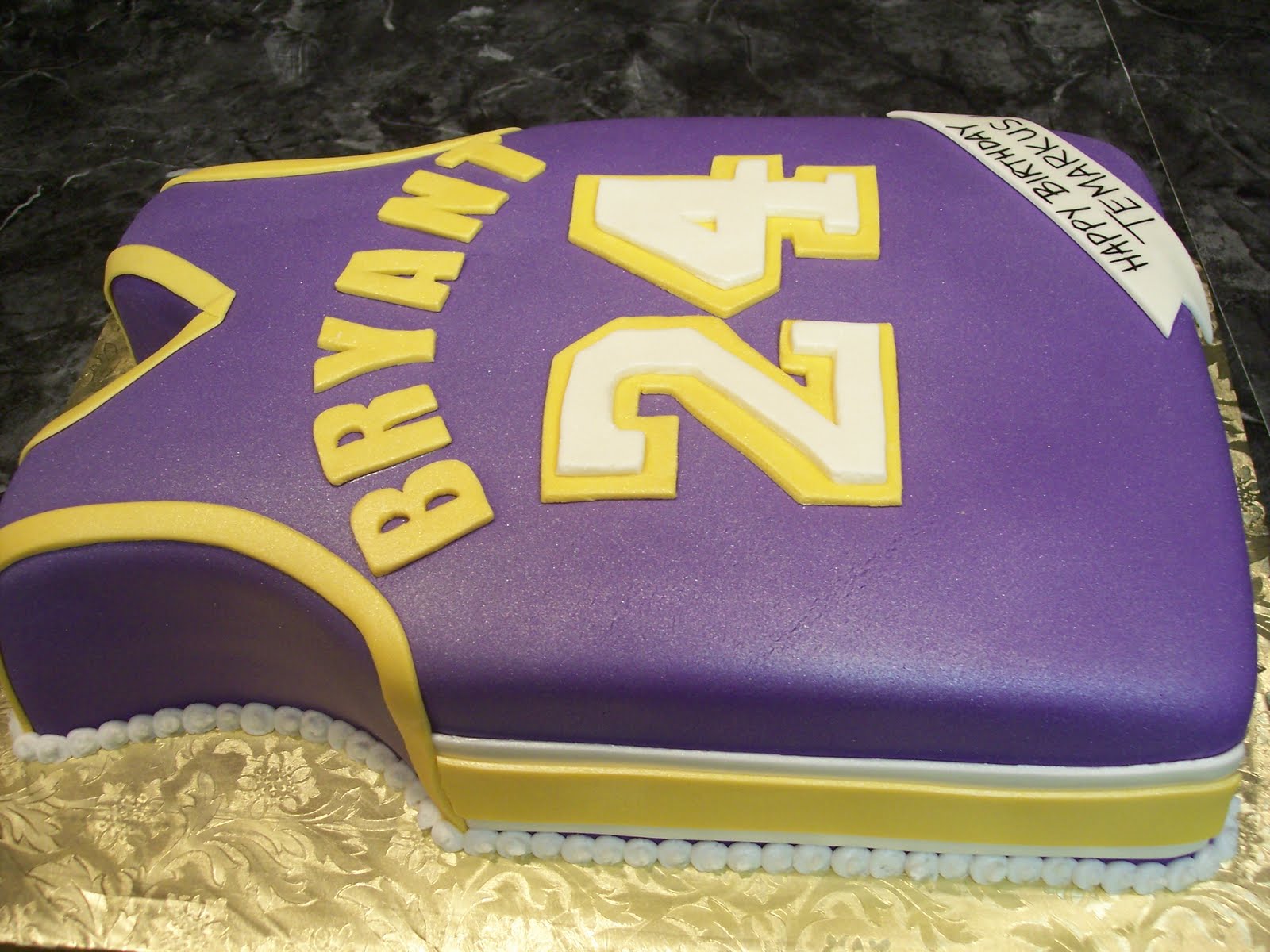 lakers jersey cake