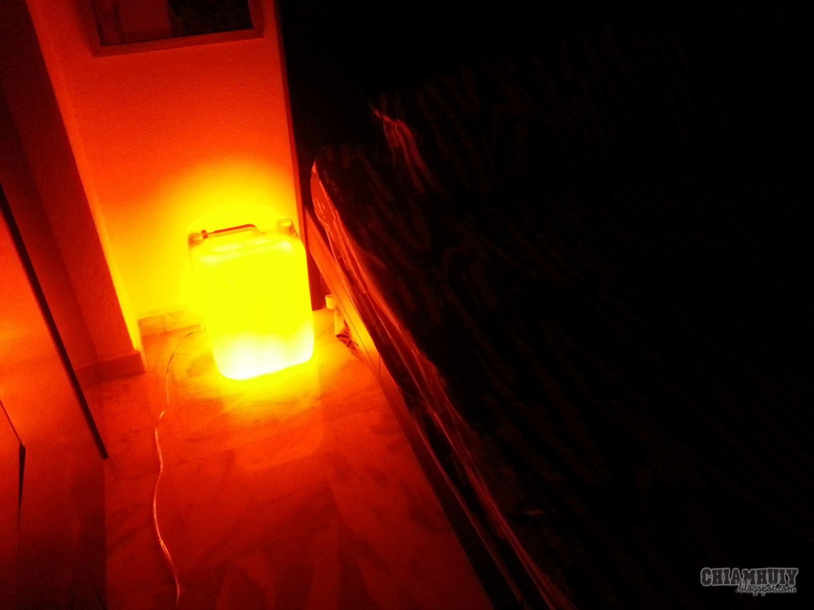 And what's better than a light, portable and unique jelly can as a title=