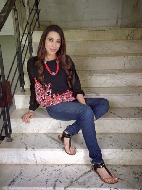 Karishma Kapoor hd wallpapers,hot pictures gallery,karishma kapoor  biography,sexy photos gallery,unseen images - Asian Collection