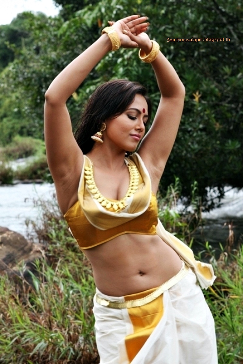 Revealing+Thighs South Masala Pic Album: Sana Khan latest Hot Images revealing thighs.