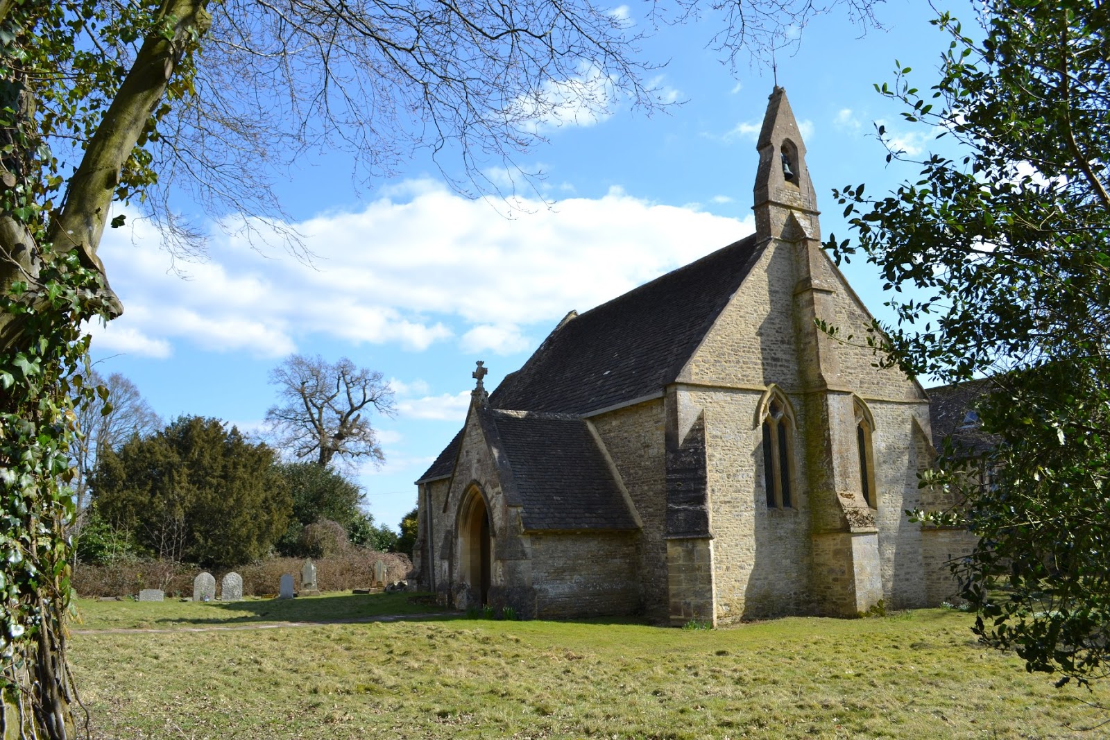 Walks among Flowers Oxfordshire Evenlode Valley