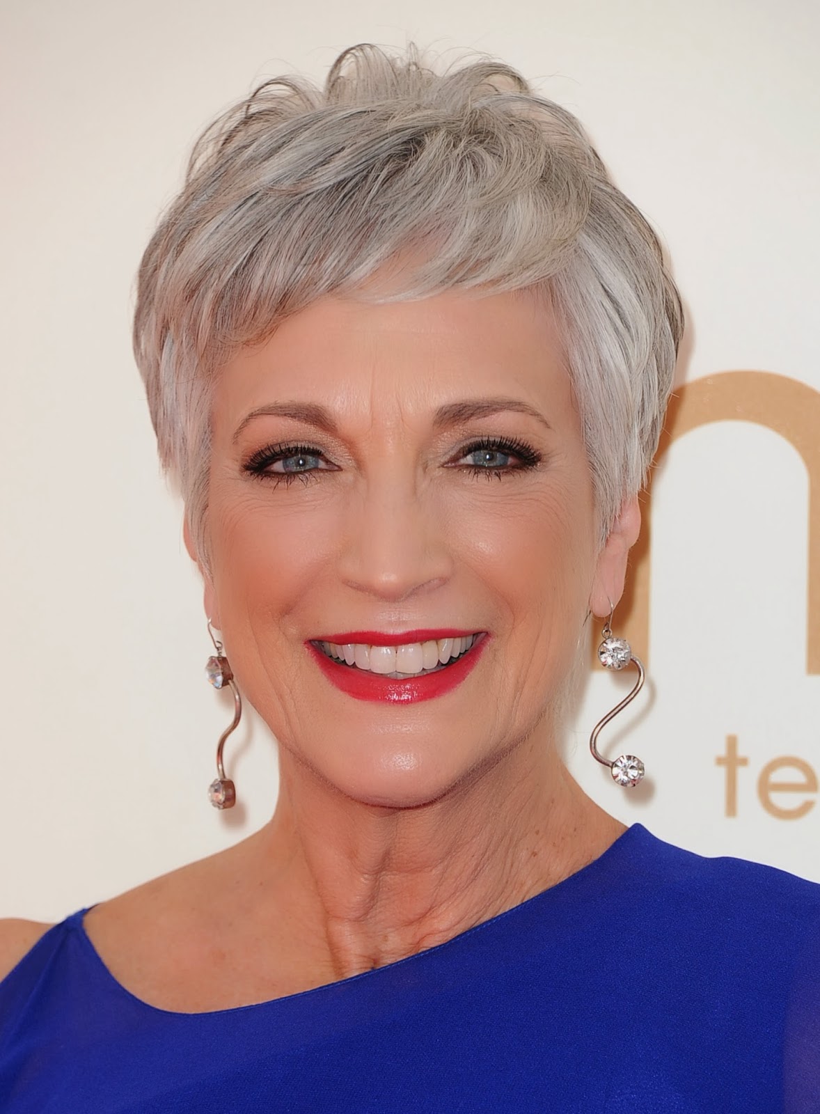 Short Hairstyles For Thick Wavy Hair