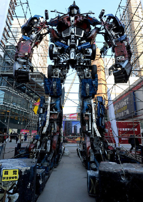 Patung Autobots Optimus Prime Tertinggi Di Dunia Patung Autobots Optimus Prime Tertinggi Di Dunia