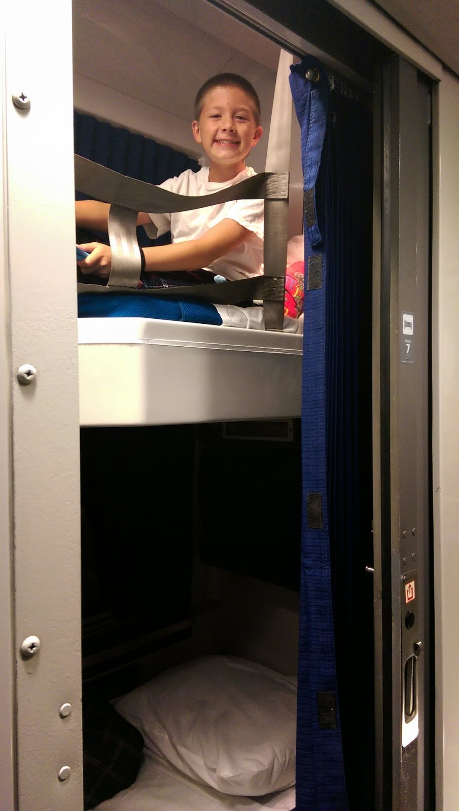 Amtrak roomette bunk bed Amtrak roomette bunk bed