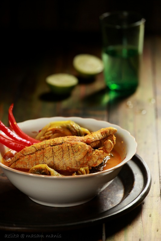 TELUR IKAN TENGGIRI MASAK ASAM PEDAS SAWI JERUK ASIN