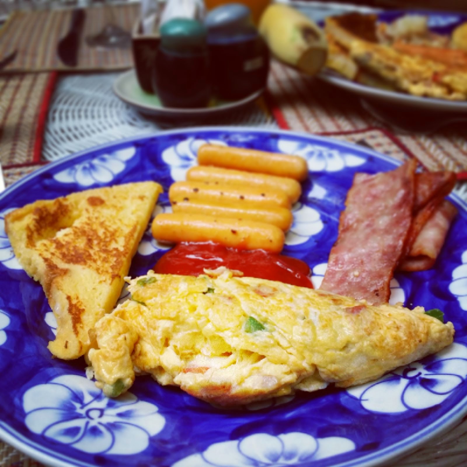FRANGIPANI FINE ARTS PHNOM PENH BREAKFAST