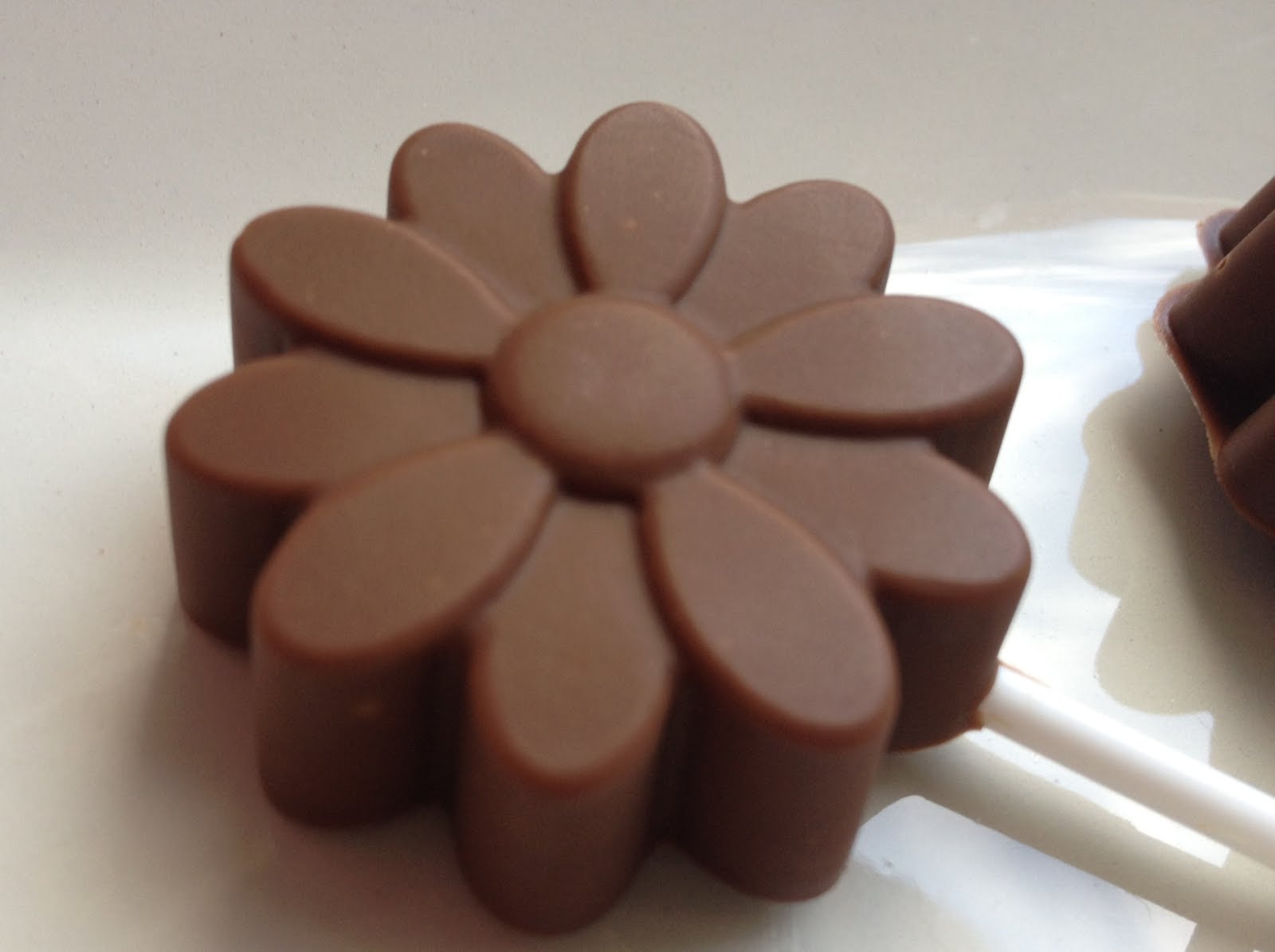 Evde cikolata yapimi ayri bir maharet istiyo tabiki..