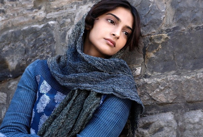 sonam kapoor wallpapers Sweet Hot Sonam Kapoor wallpapers